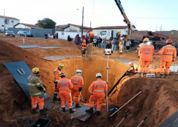 Após 18 horas preso em buraco, menino de oito anos morre em MG