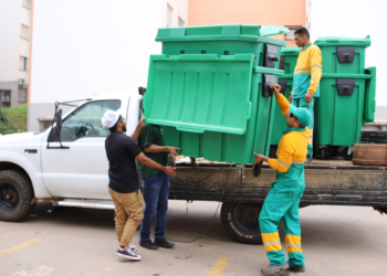Contêineres para resíduos são instalados no Alto Bonito