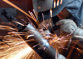 Produção industrial sobe 0,6% em julho