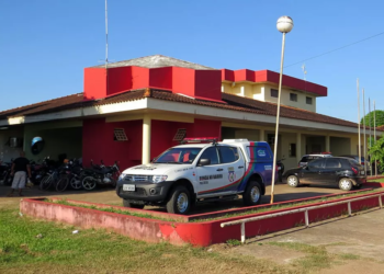 Monstro amarrava pênis do enteado, para evitar que o menino molhasse a sua cama.