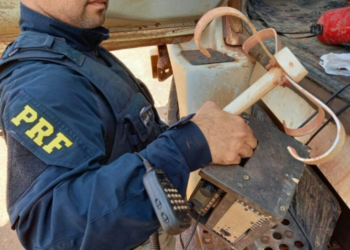 PRF detém caminhoneiro por uso de rádio clandestino no sudeste do Pará