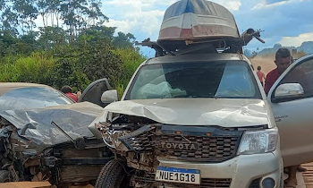 Caminhonete conduzida por secretário de Rurópolis atinge carro com família