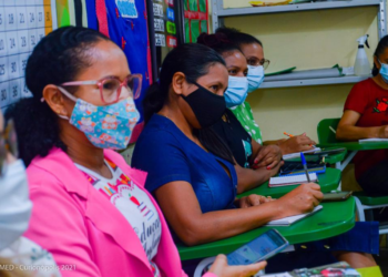 Curionópolis: Secretária de Educação realiza reunião com diretores das escolas municipais