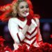 Madonna é internada em UTI com infecção bacteriana e adia turnê mundial