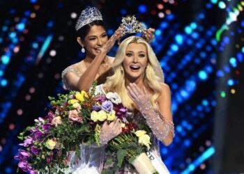 A modelo dinamarquesa de 21 anos, Victoria Kjaer, conseguiu ser coroada a “Mulher Mais Bonita do Mundo”