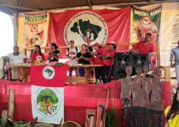 **Assembleia de Base do MST no Acampamento Terra e Liberdade**