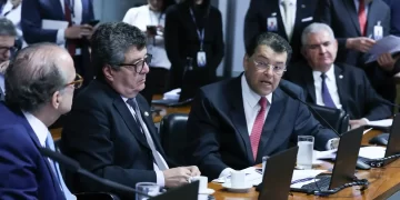 Comissão do Senado aprova aumento da taxação de fintechs e bets