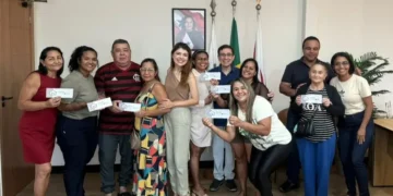 Famílias vítimas de incêndio em dois bairros de Belém recebem benefício habitacional ‘Sua Casa’