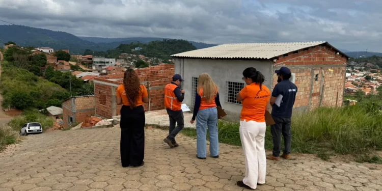 Defesa Civil atualiza cadastro de famílias que vivem em áreas de risco em Parauapebas
