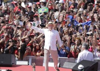 LULA REELEITO EM VIRADA ÉPICA: UMA VITÓRIA HISTÓRICA DA DEMOCRACIA E DO POVO BRASILEIRO!