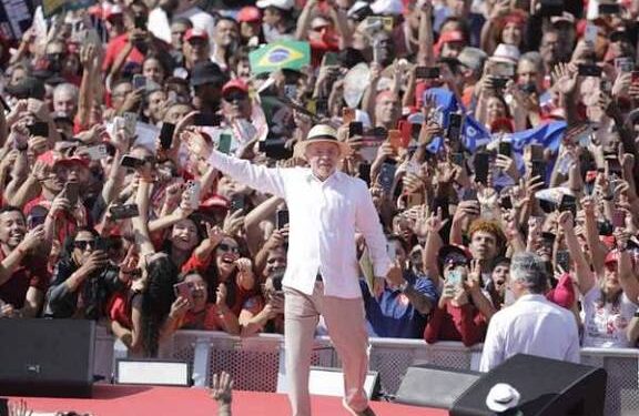 LULA REELEITO EM VIRADA ÉPICA: UMA VITÓRIA HISTÓRICA DA DEMOCRACIA E DO POVO BRASILEIRO!